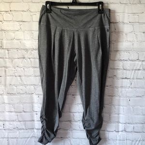 Champion cropped workout pants. Sz S